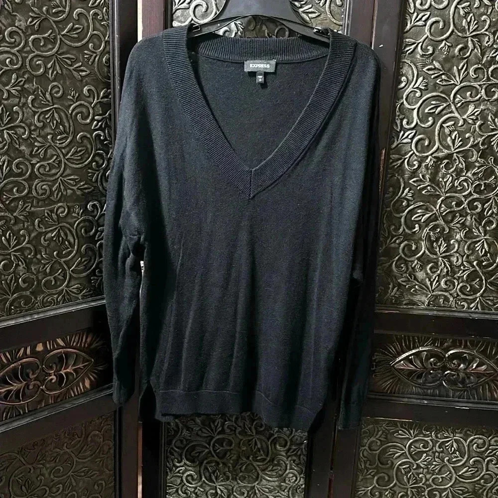 Express long sleeve v neck sweater side slits size S | P